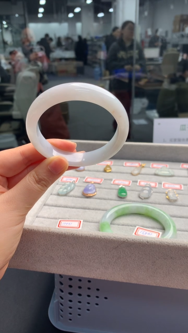【闪购商品】翡翠颈饰未镶嵌翡翠手镯|不退不换