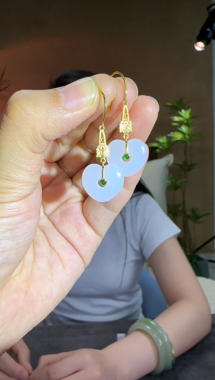 【闪购商品】和田玉耳坠18K金镶嵌18K金镶白玉爱心耳钩