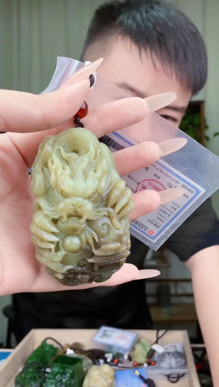 和田玉未镶嵌挂件拍一发一，多样性发货！