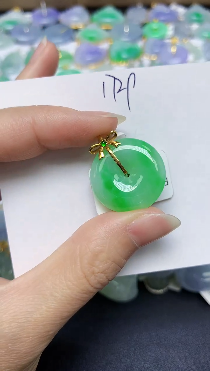 翡翠18K金镶嵌颈饰 天然缅甸翡翠A货