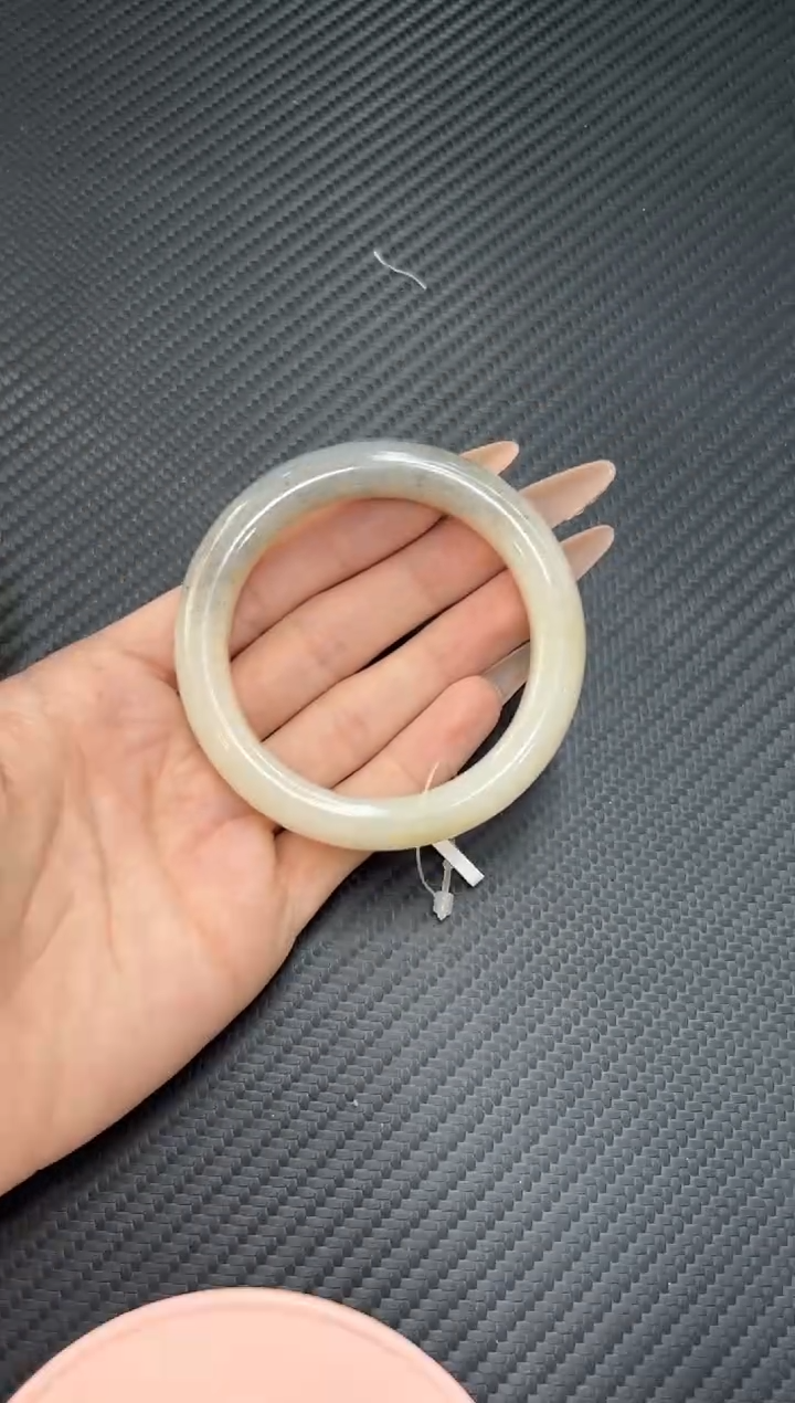 未镶嵌手镯和田玉乱****ᶻ黑山微色差57M