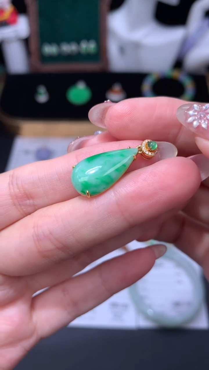 18K金镶嵌定制翡翠48小时鉴赏期 退货不扣服务费