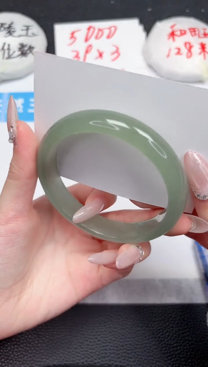 【闪购商品】石英质玉手镯未镶嵌57-62