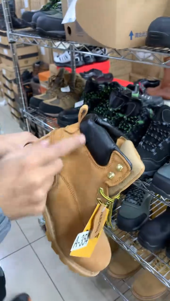 牛皮42.5码，354号，皮鞋码，工装靴，默认瑕疵 领口氧化 