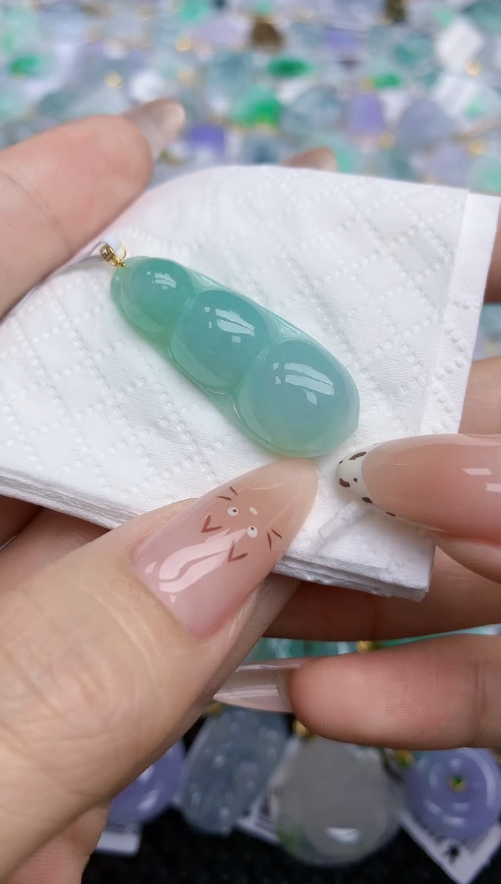 翡翠挂件18K金镶嵌526   天然翡翠A货