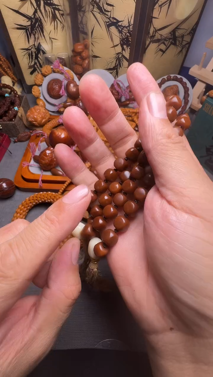 手串橄榄核猴头方糖一个