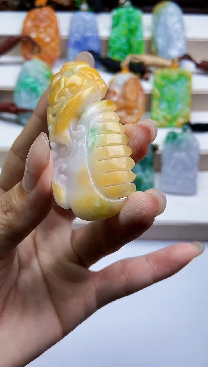 颈饰未镶嵌翡翠翡翠A货