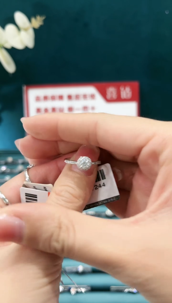 【闪购商品】钻石戒托铂Pt950镶嵌摩天轮女戒