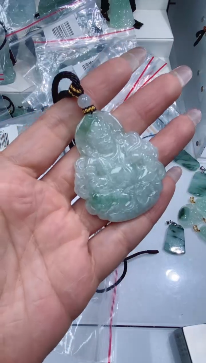颈饰未镶嵌翡翠吊坠