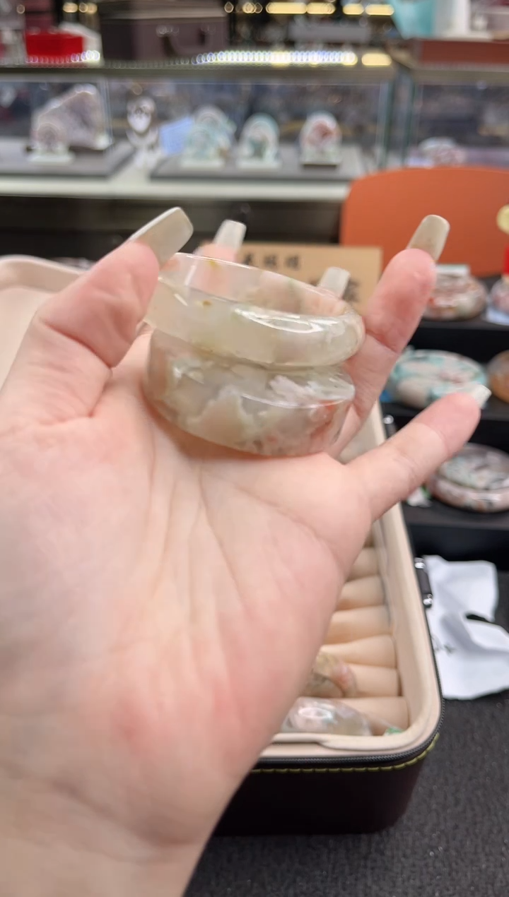 未镶嵌手镯石英质玉尘*丷圈口（赠品镯心）