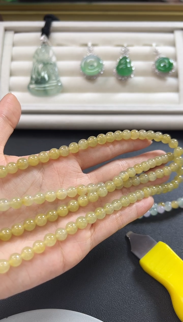 颈饰18K金镶嵌翡翠KBG1219-013