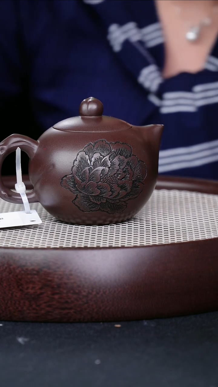 茶壶紫砂宜兴紫砂壶寿桃刻花西施h07077