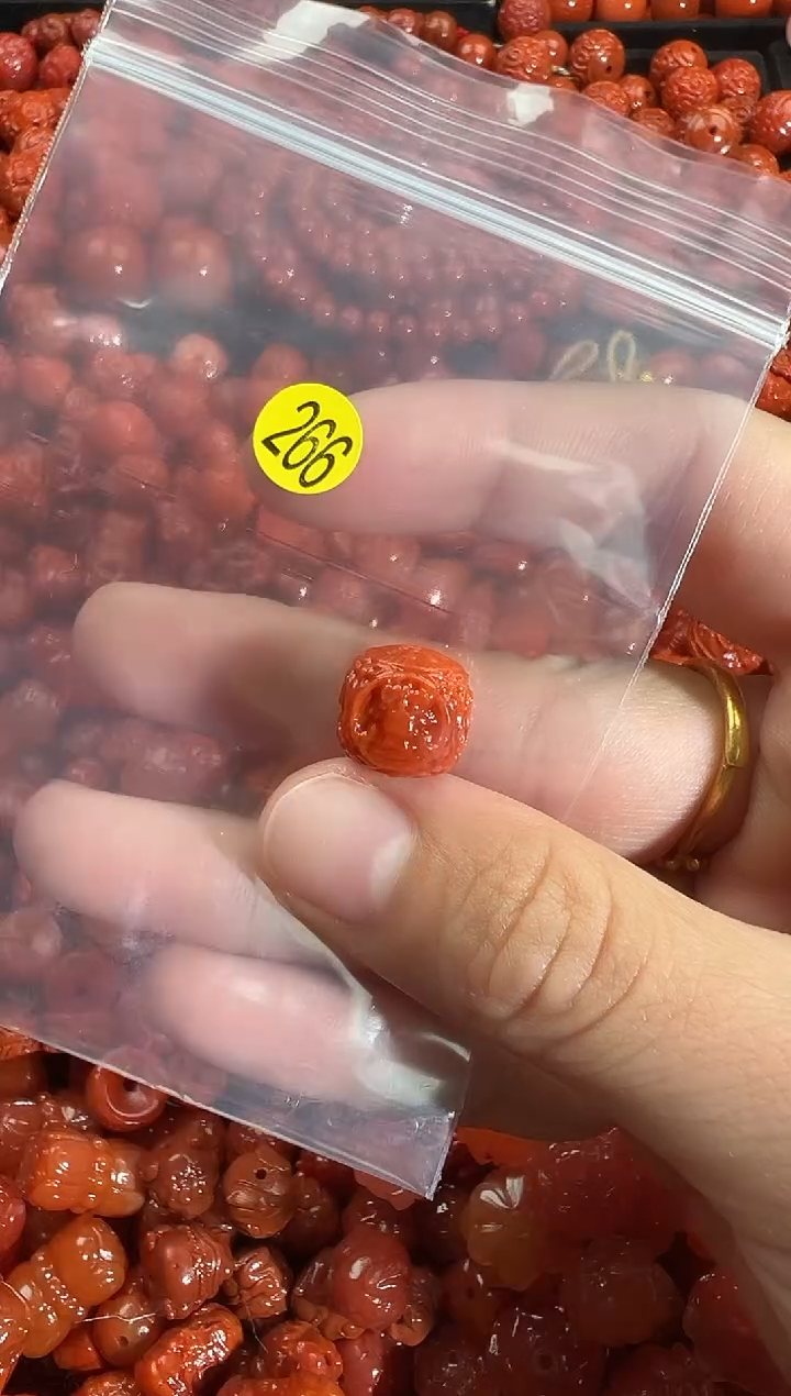 颈饰未镶嵌南红玛瑙1