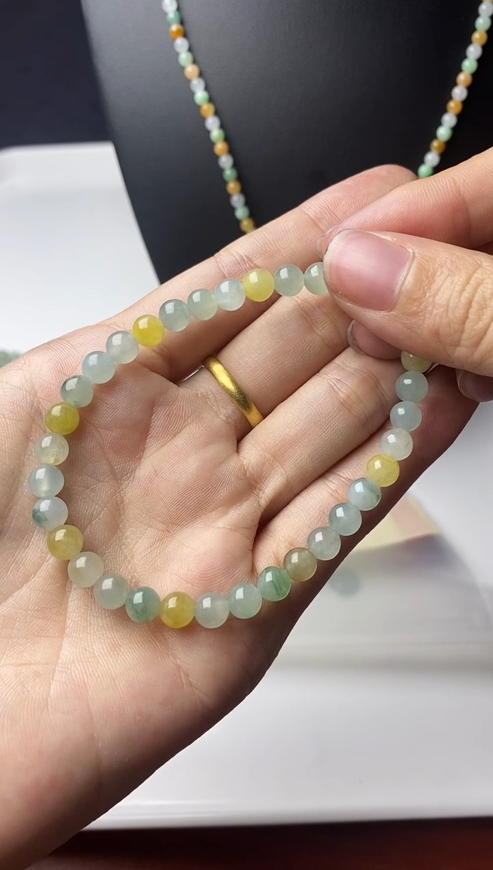 未镶嵌定制翡翠?****?白月光➕冰黄➕飘花手串卡5.7