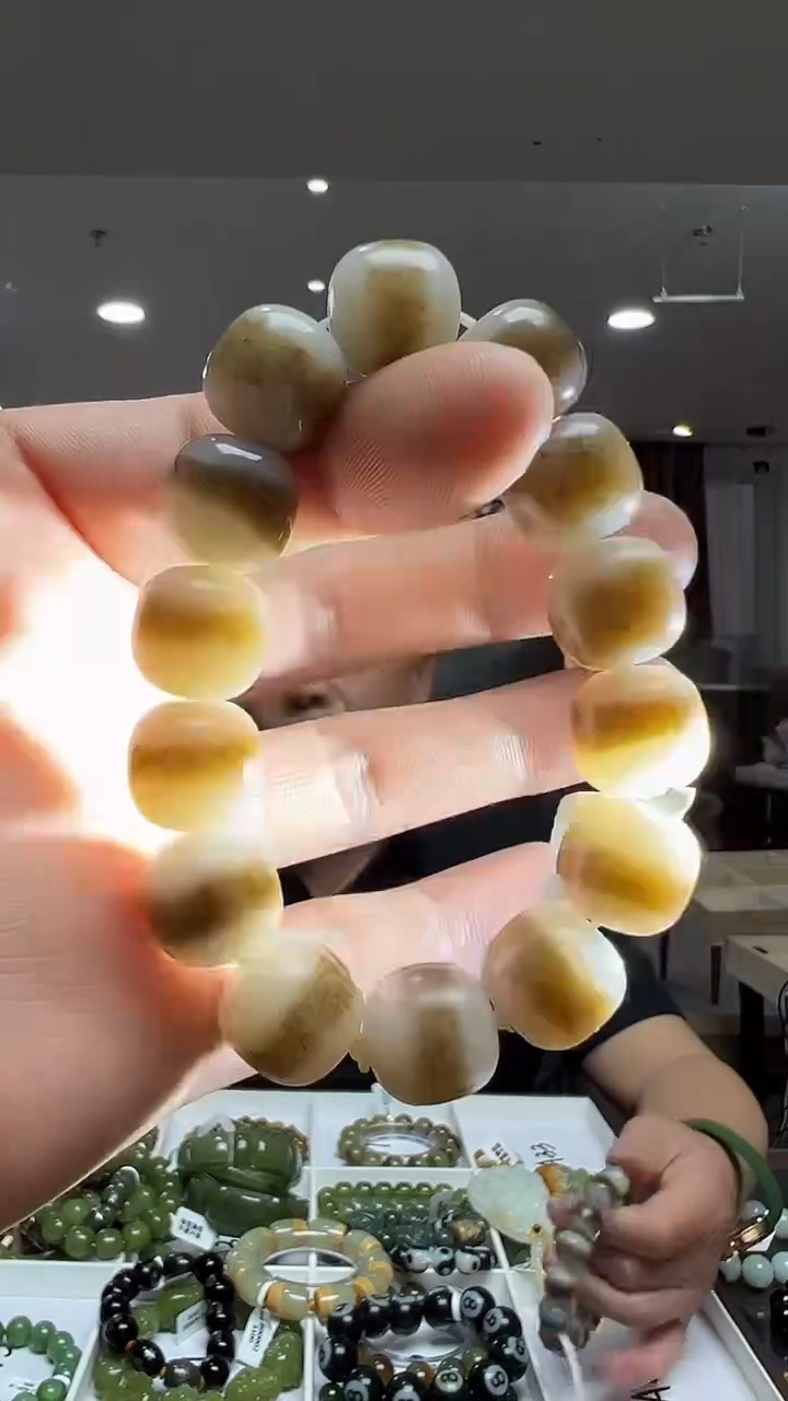 未镶嵌手链透闪石质玉手串