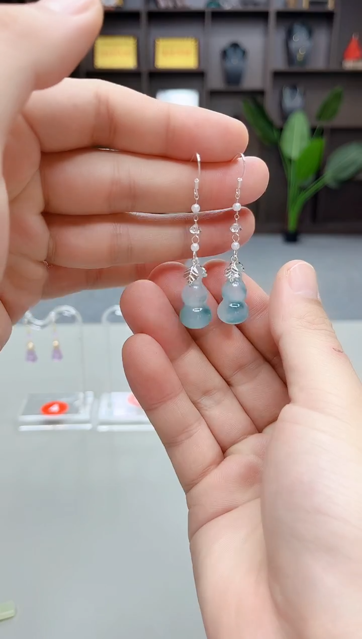 未镶嵌石英质玉（天山翠）耳饰219000