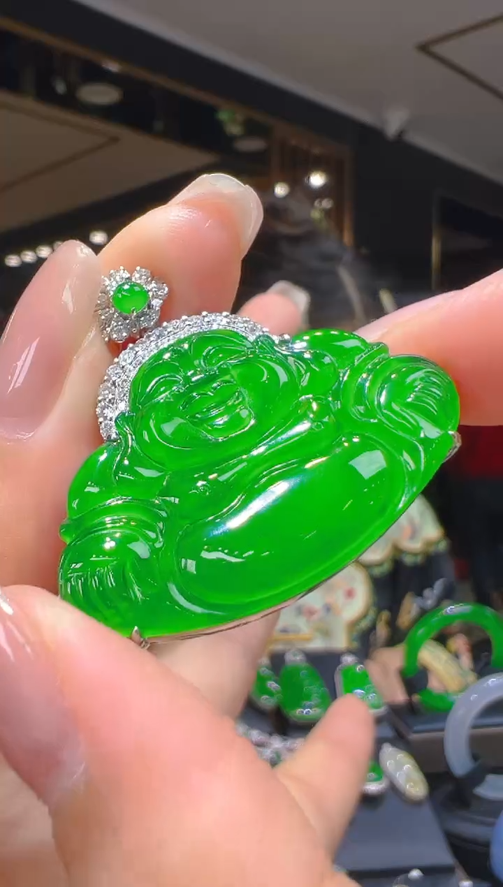 翡翠18K金镶嵌吊坠(赠链)181        