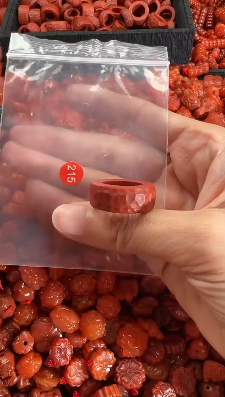 【闪购商品】南红玛瑙颈饰未镶嵌1