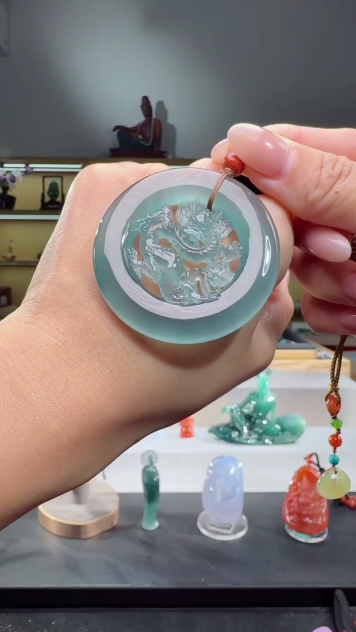 吊坠(不含链)未镶嵌翡翠龙牌（多样性发其一）