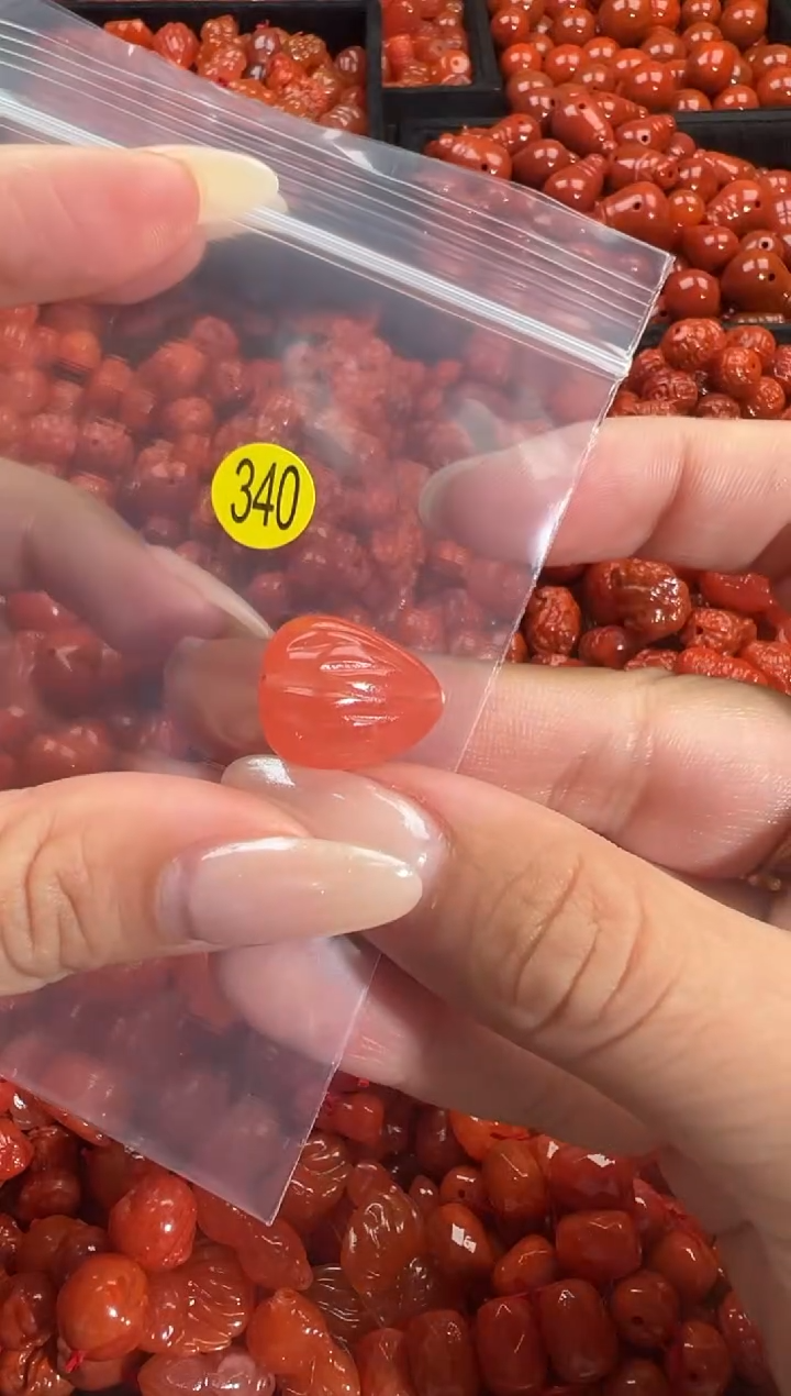 颈饰未镶嵌南红玛瑙1