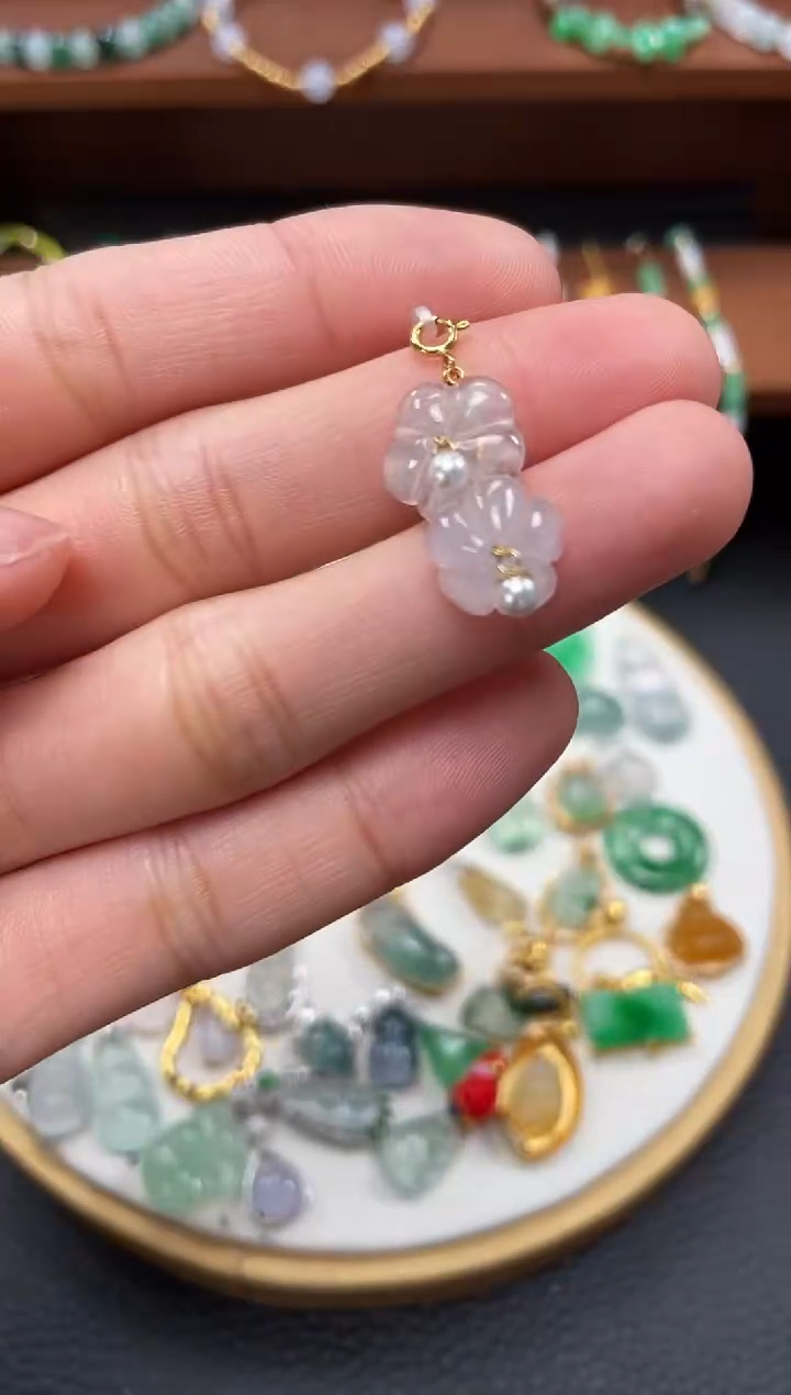 【闪购商品】翡翠吊坠(不含链)18K金镶嵌一个   JK690