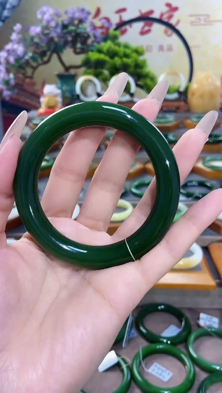 【闪购商品】和田玉手镯未镶嵌俄罗斯老坑碧玉手镯