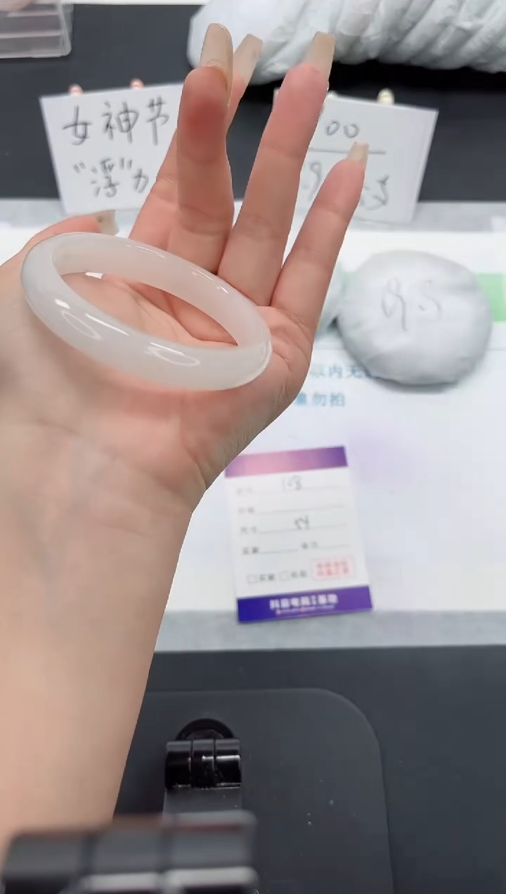 【闪购商品】石英质玉手镯未镶嵌108号-54圈