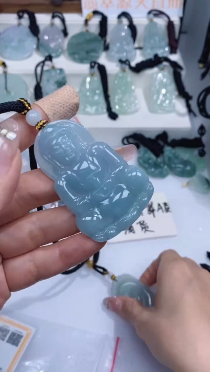 颈饰未镶嵌翡翠吊坠