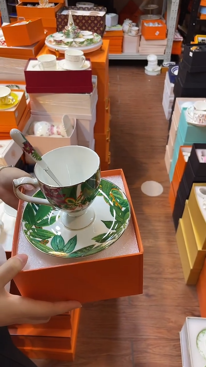 杯鸿辉家品牌瓷器，京东包邮！