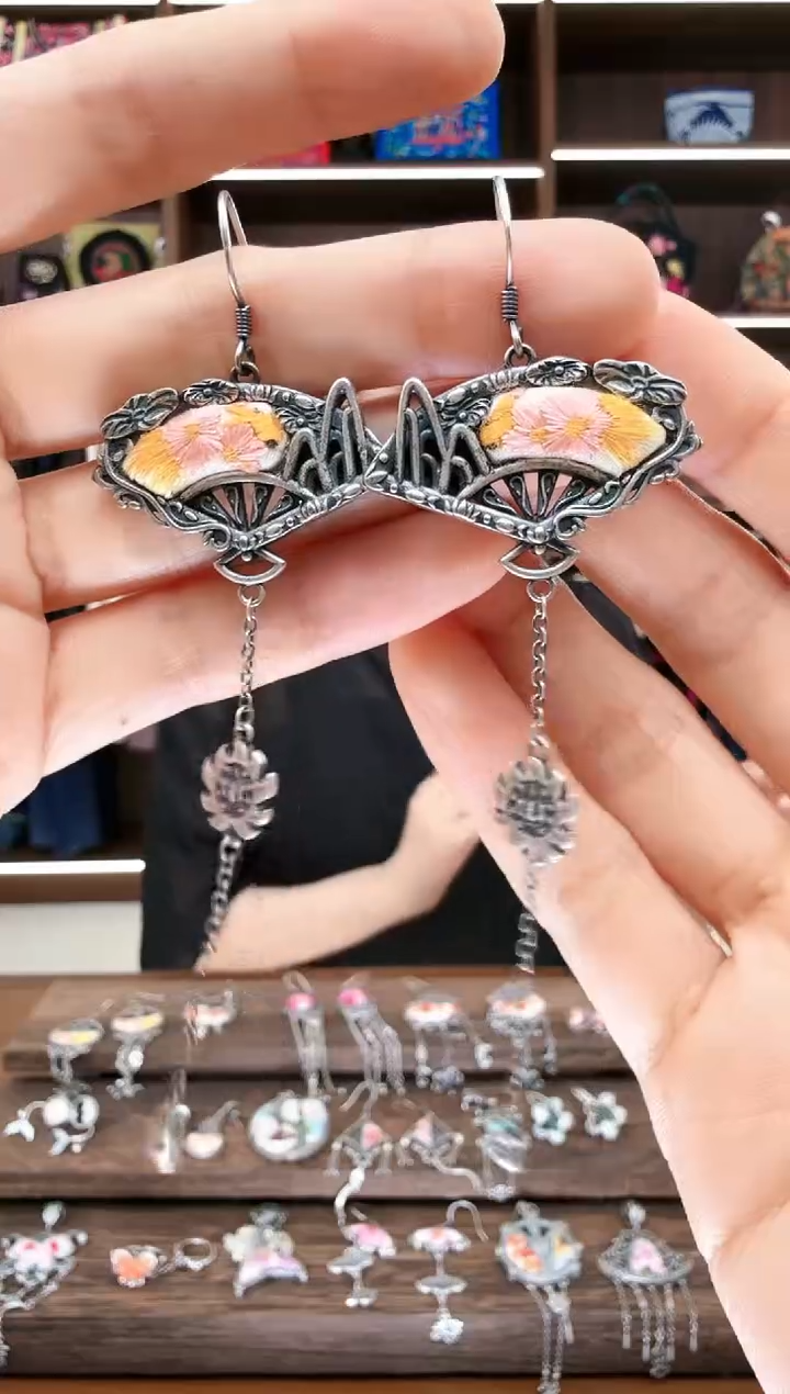 【闪购商品】织绣83蚩梦苗族古绣