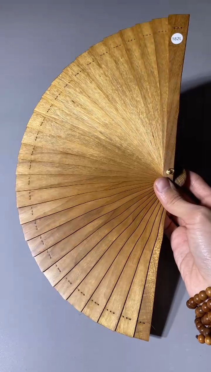 【闪购商品】金丝楠182号18cm金丝楠木小叶桢楠扇子