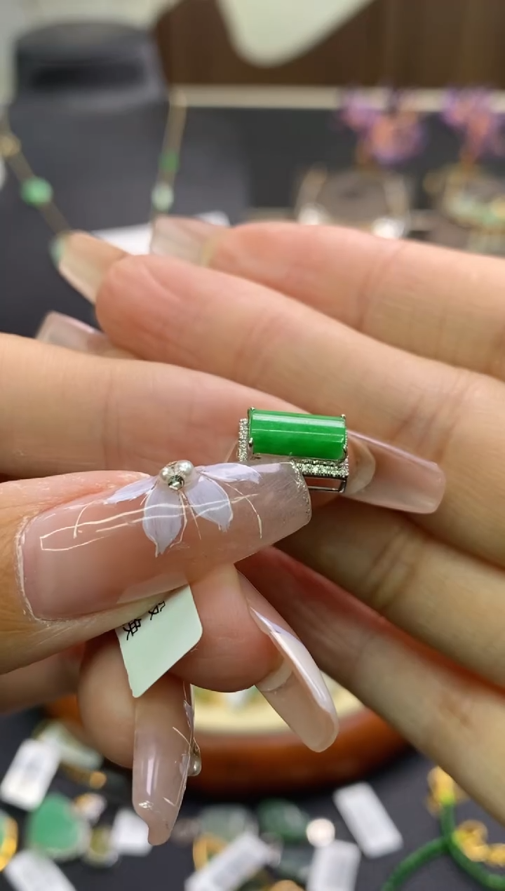 【闪购商品】翡翠颈饰18K金镶嵌净货13148