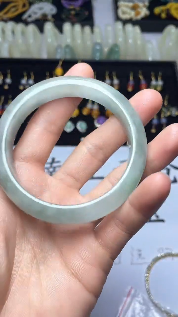 【闪购商品】翡翠手镯未镶嵌手镯