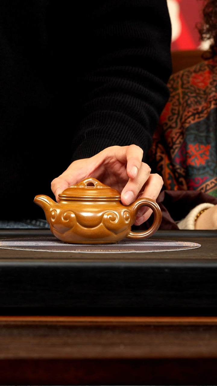 【闪购商品】紫砂茶壶YJY 明红砂 仿古如意