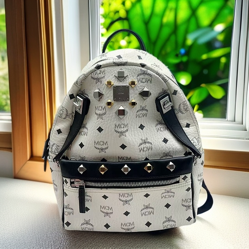 95新 MCM 白色双肩背包  1186 8961 