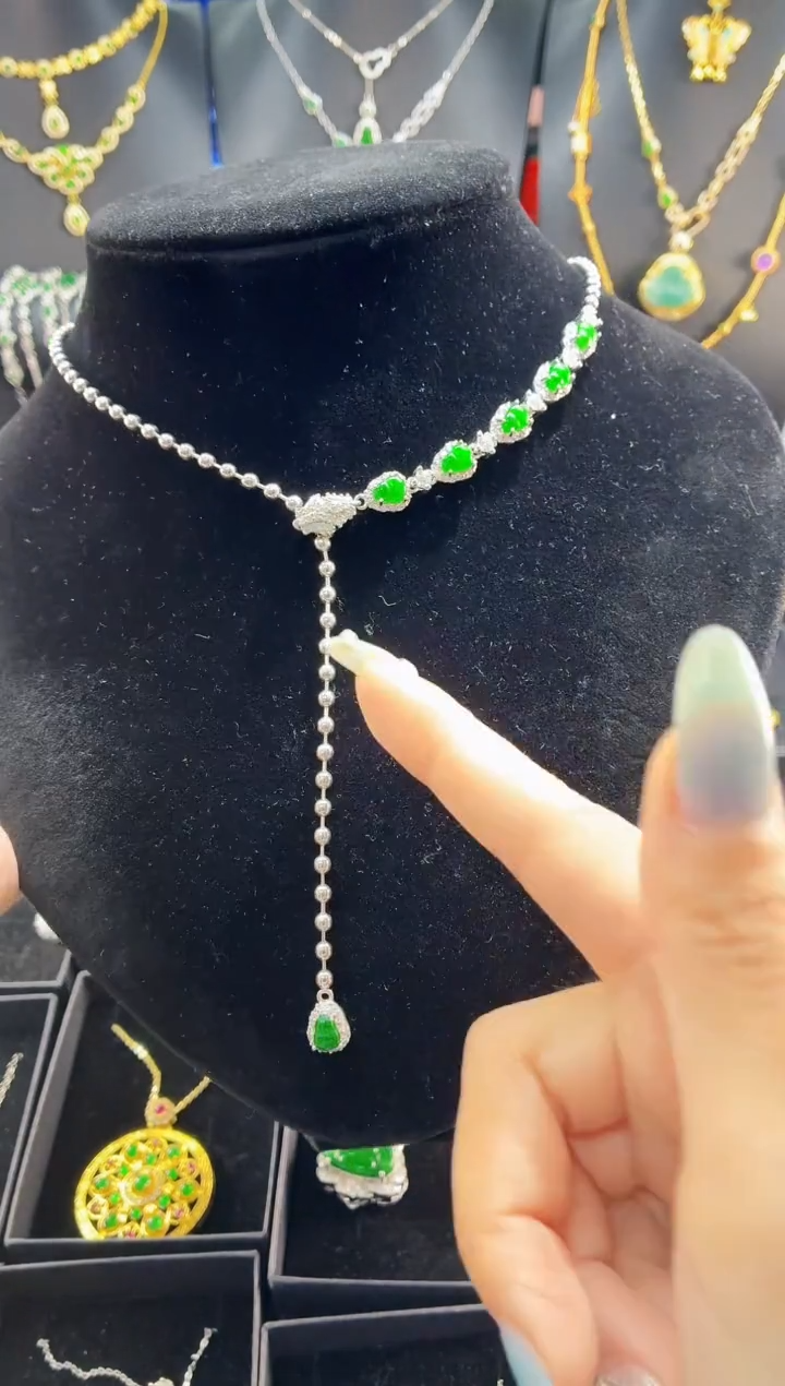 翡翠未镶嵌颈饰项链