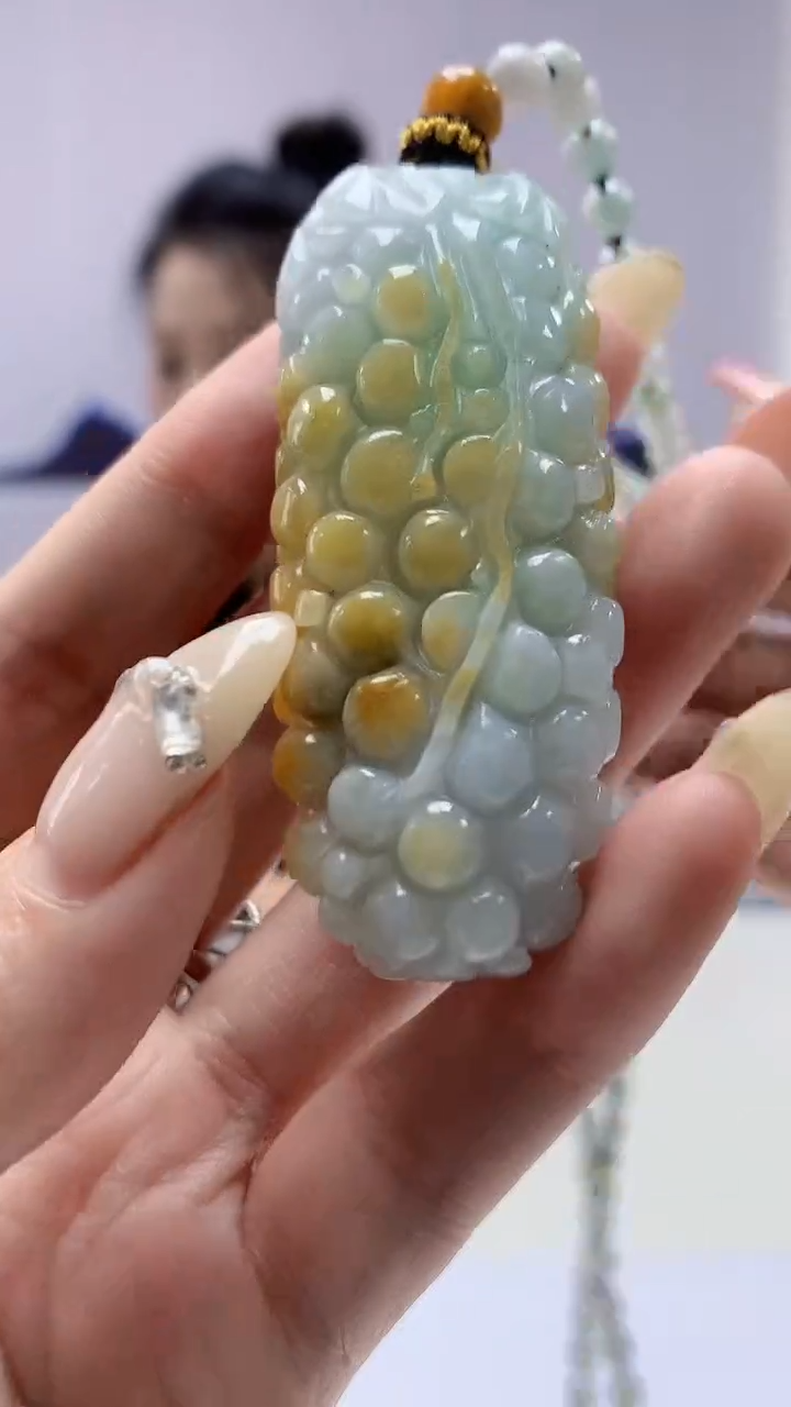 【闪购商品】定制翡翠未镶嵌4902DD-毛货挂件32