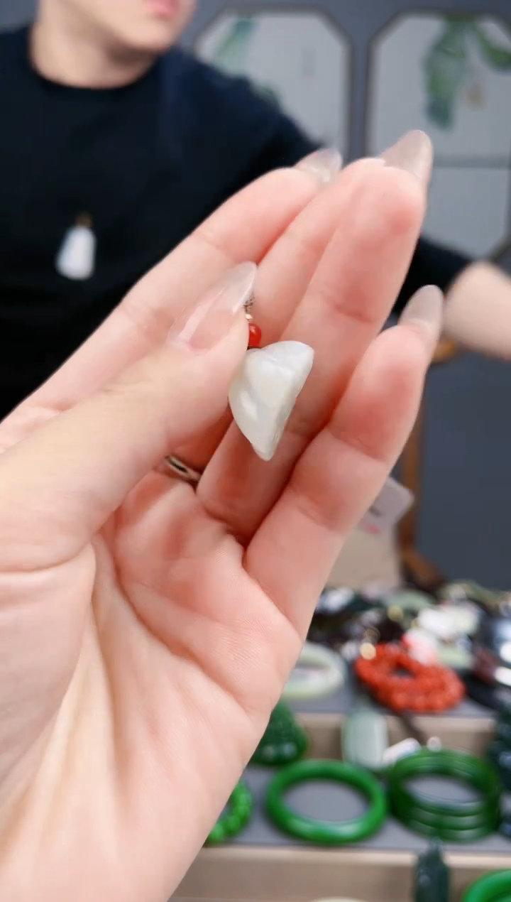 【闪购商品】和田玉颈饰未镶嵌AA多样性发货 拍一发一