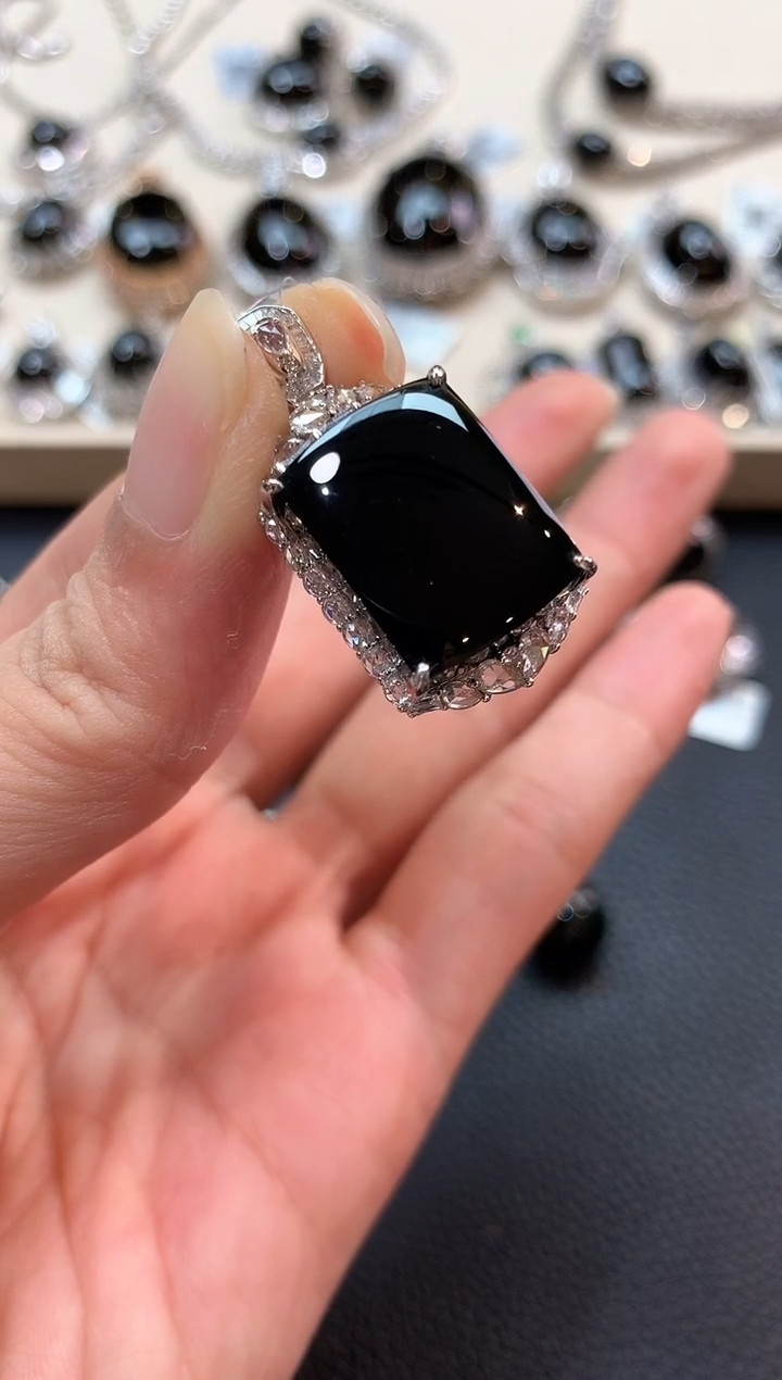 翡翠18K金镶嵌吊坠(不含链)m116  