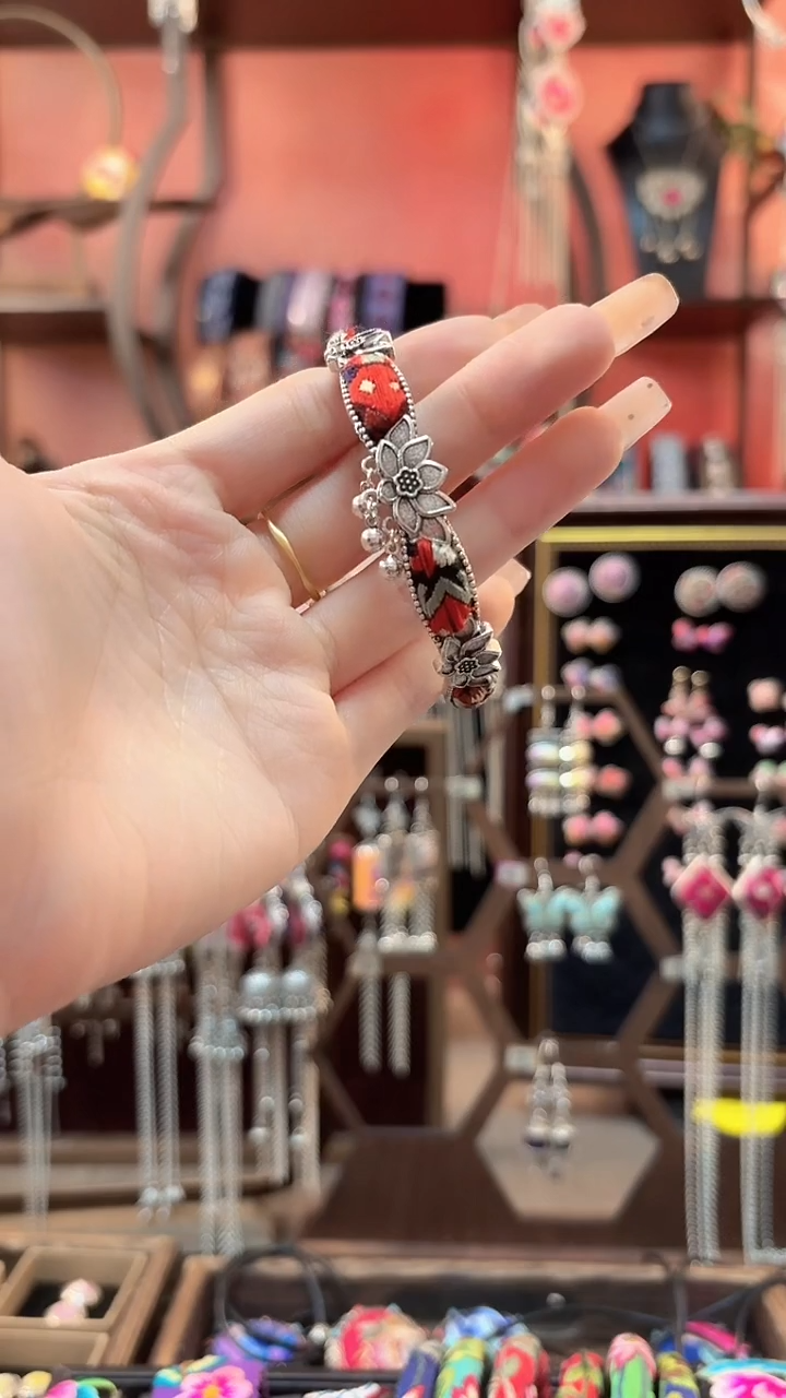 织绣 云织谣民族风精美饰品   310