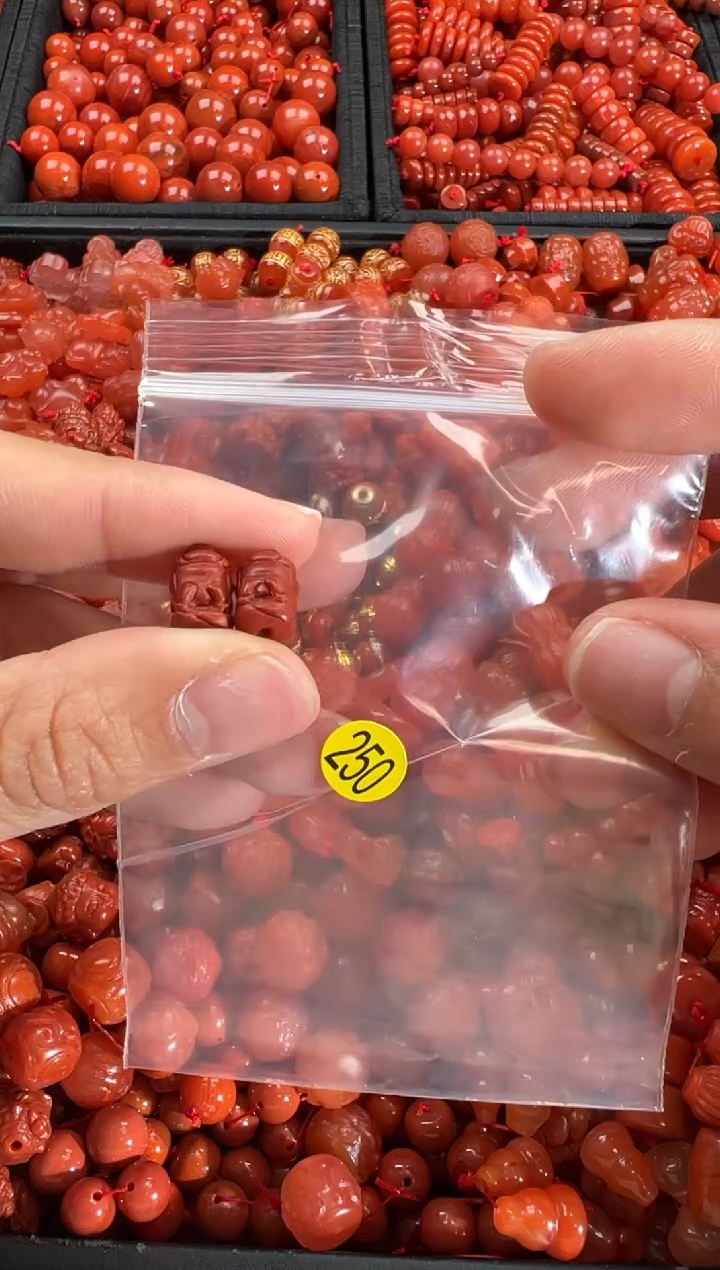 【闪购商品】南红玛瑙颈饰未镶嵌1