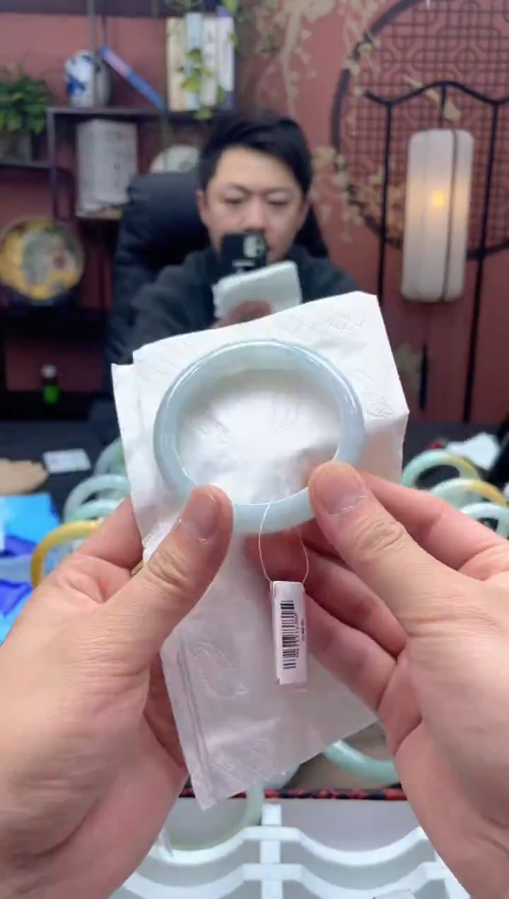 未镶嵌手镯翡翠6677****
