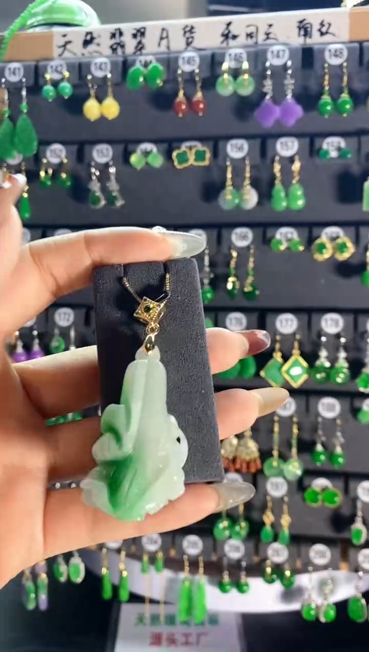 【闪购商品】翡翠耳饰银S925镶嵌238...