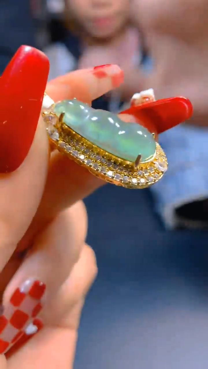 【闪购商品】翡翠吊坠(赠链)未镶嵌0414263515多样性发一