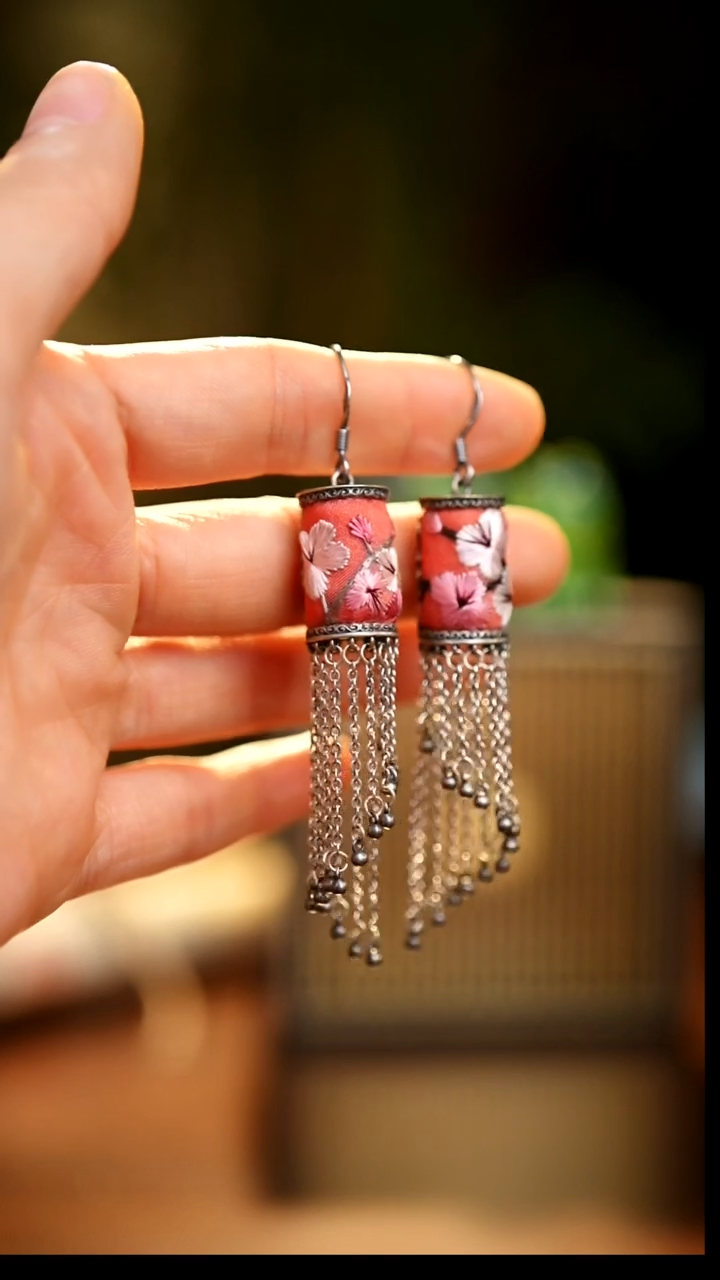 刺绣私人定制苗族手工Q395