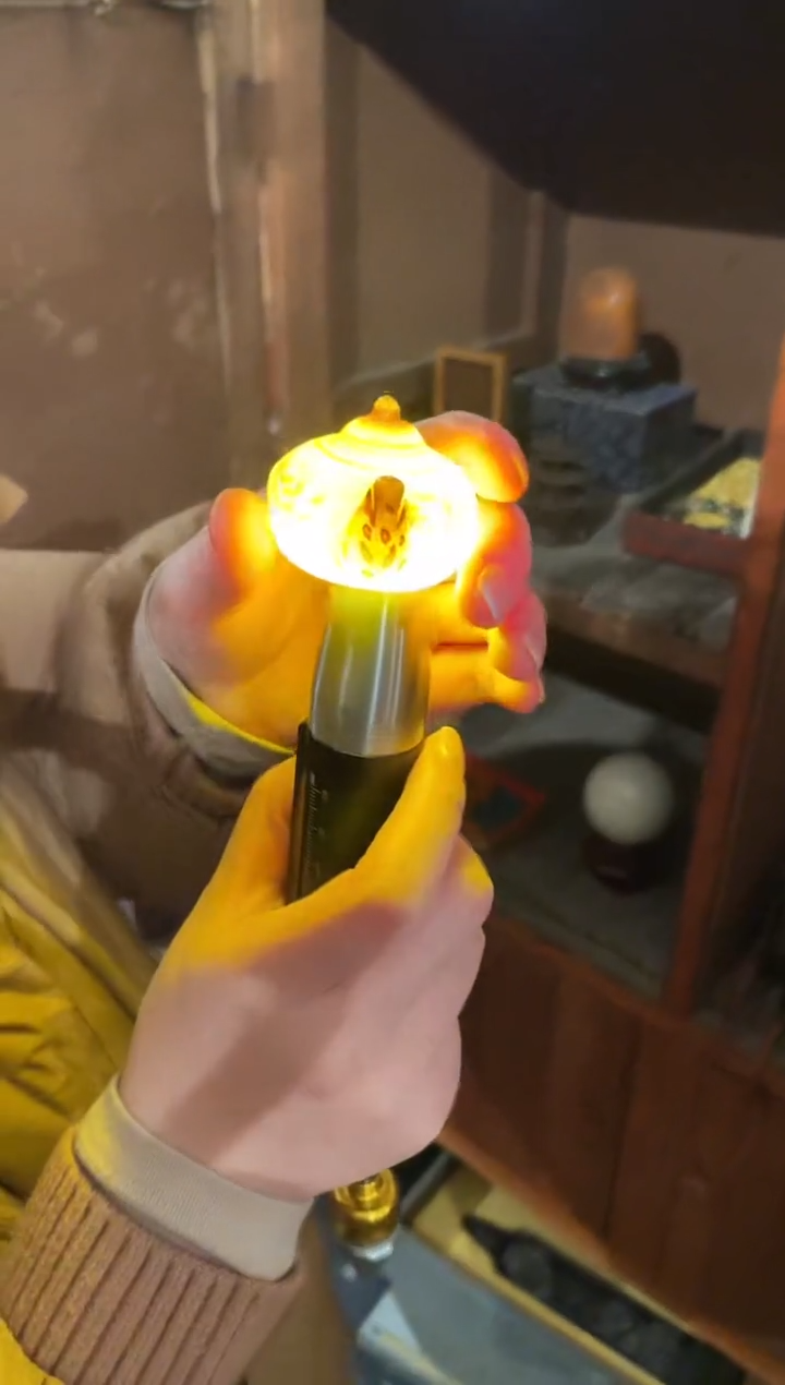 【闪购商品】蜜蜡颈饰未镶嵌老蜜把把壶