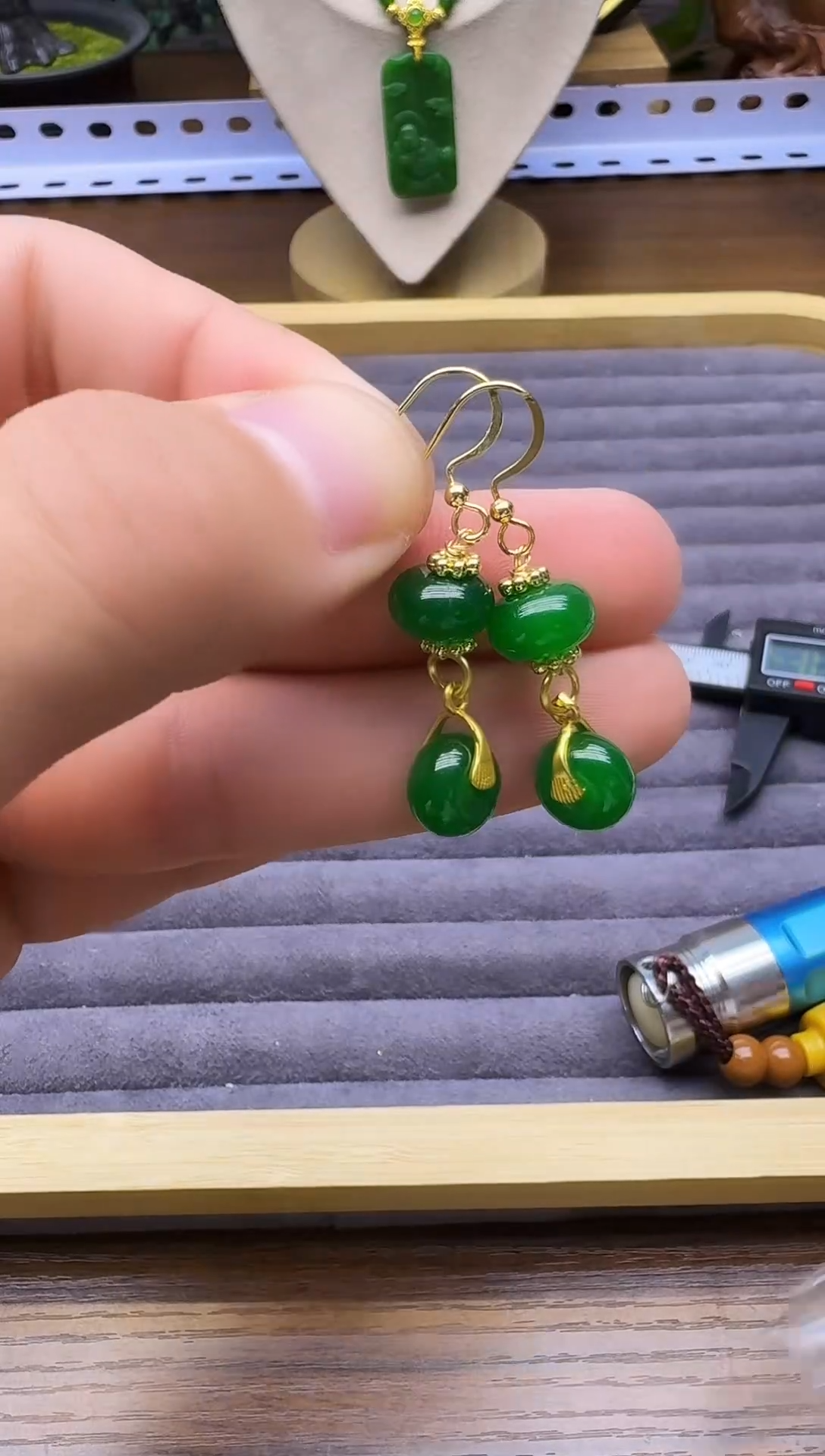 14K金镶嵌翡翠耳饰E15       