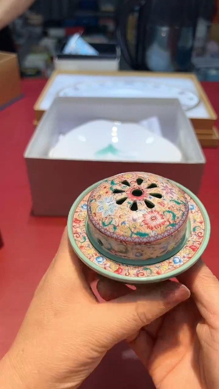 【闪购商品】瓷片锅碗瓢盆一件不剩