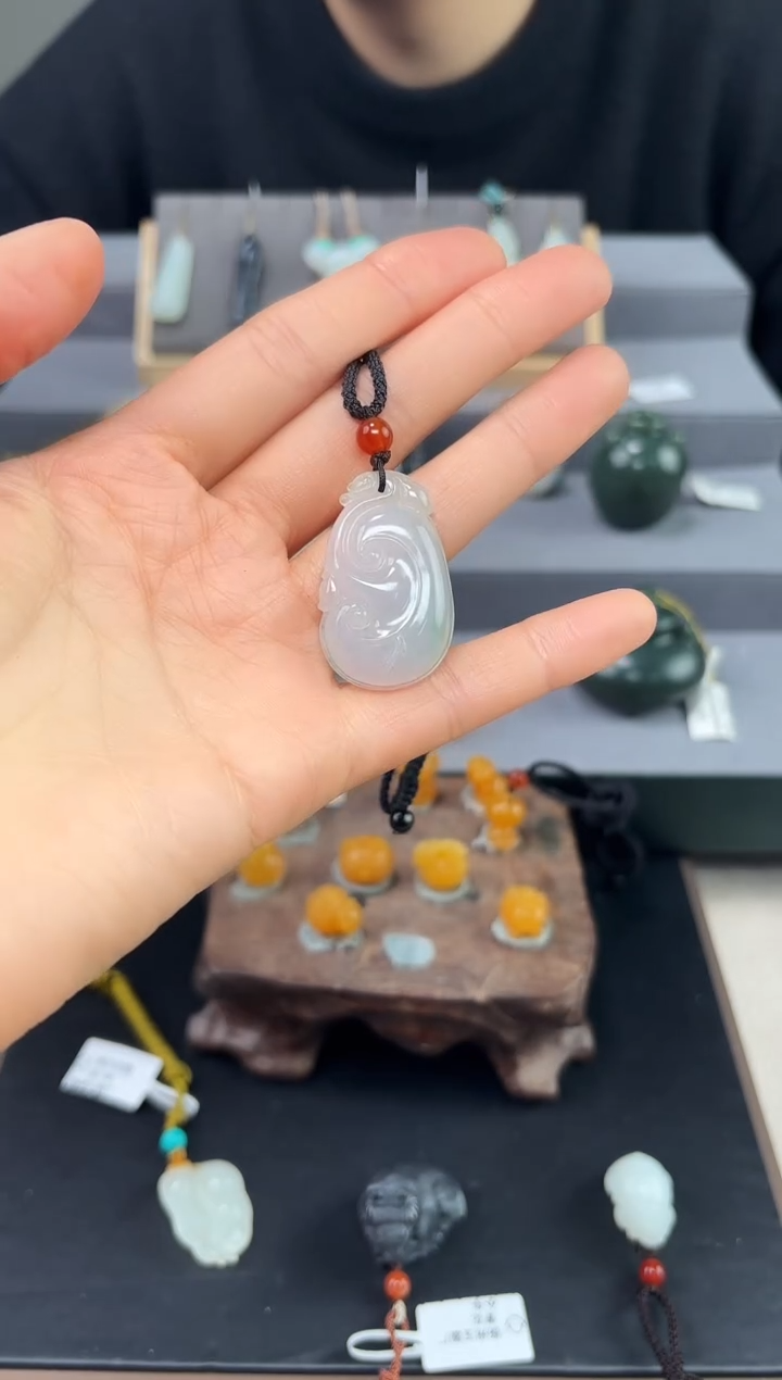 【闪购商品】翡翠颈饰未镶嵌翡翠如意