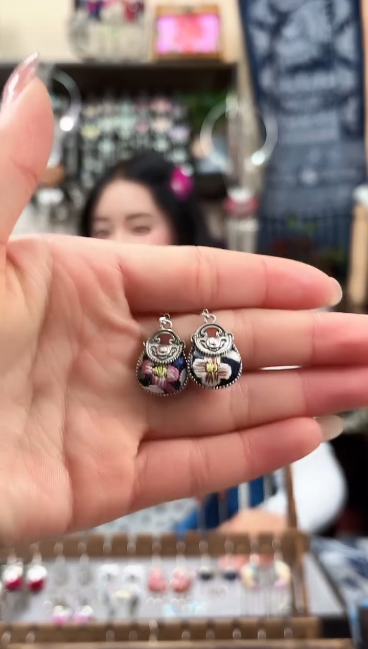 织绣民族风非遗老绣饰品246